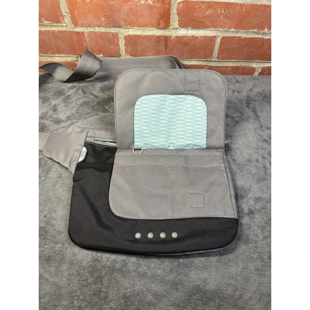 Tumi 5135GRN Should Bag Cross Body Bag Nylon Zipper Pockets Adjustable Strap